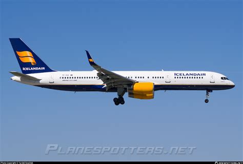 TF ISV Icelandair Boeing 757 256 WL Photo By Yardel Koschek ID