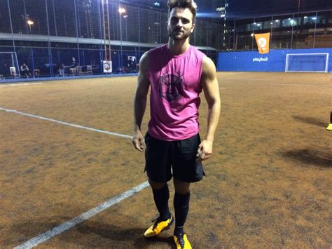 Ao som de Anitta torneio gay de futebol reúne 500 entusiastas em São Paulo UOL Universa