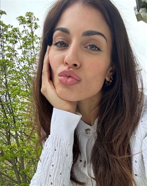 Hiba Abouk biografia chi è età altezza peso figli marito