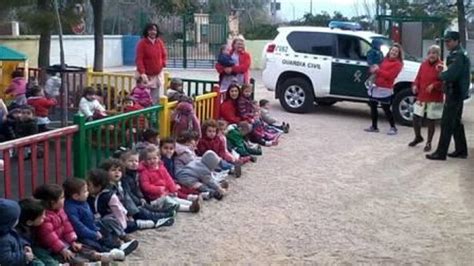 La Guardia Civil Con Los Niños De Sax Información