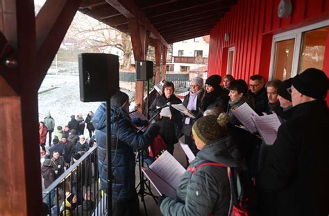 Weihnachtsstimmung Trotz Kälte Singen auch im Freien Hildburghausen