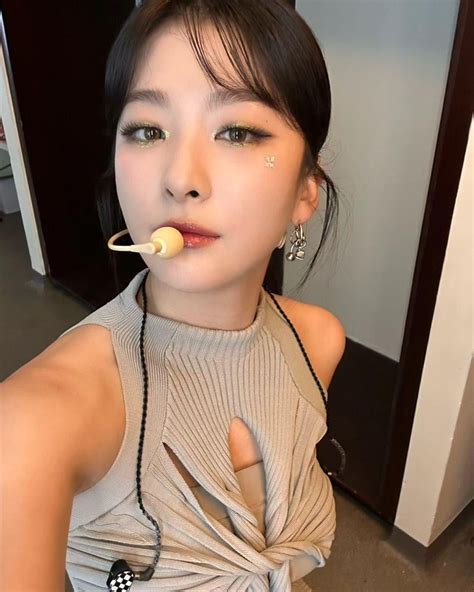 230820 Red Velvet Instagram Update With Seulgi Ptkorea