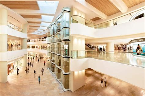 Top 5 Luxury Shopping Malls In Hong Kong For The Best Retail Therapy