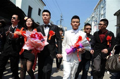 Images Of The First Unofficial Gay Marriage In China China Underground