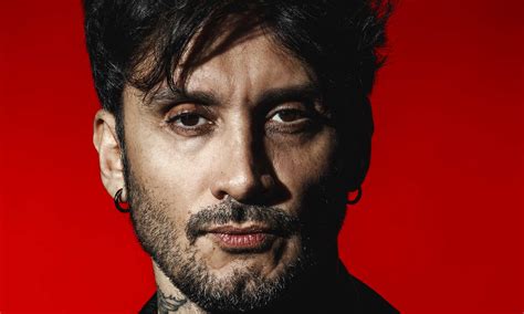 Oggi Il Nuovo Singolo Di Fabrizio Moro Lifestyle Blog