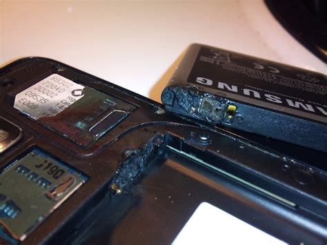 Samsung Galaxy S Ii Pega Fogo No Bolso De Seu Dono