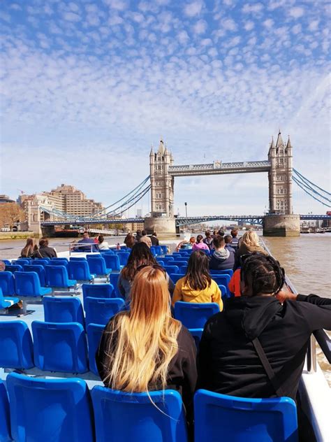 A Valentine´s Day river cruise - Thames River Sightseeing