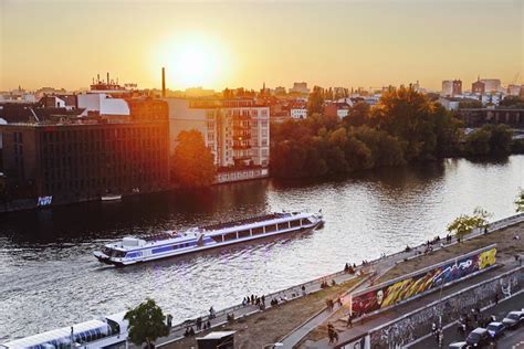 Berlin croisière en soirée sur la rivière Spree d une durée de 2