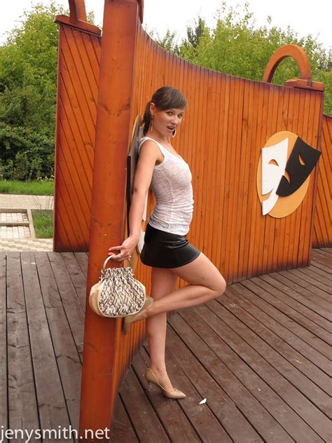 Hot Babe Jeny Smith Shows Her Pussy In Mini Skirt Photos