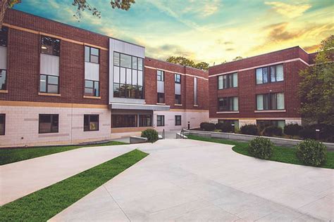 Molloy College Bogner Residence Hall | MODLOGIQ