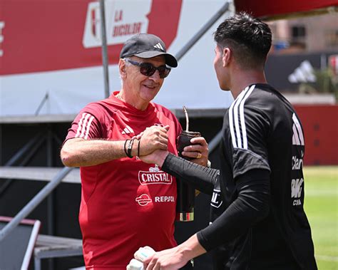 Jorge Fossati En Su Presentación Como Entrenador De La Selección No