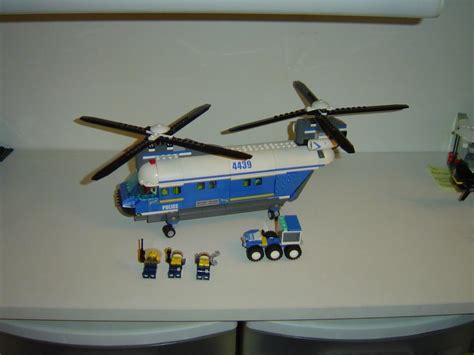 Lego City Heavy Lift Helicopter Model