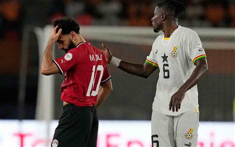 Mohamed Salah Injury Update Egyptian Star Is Walking Around Fine