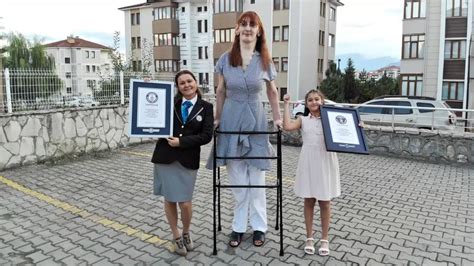 Tallest Woman In The World Reveals What Her Life Is Like