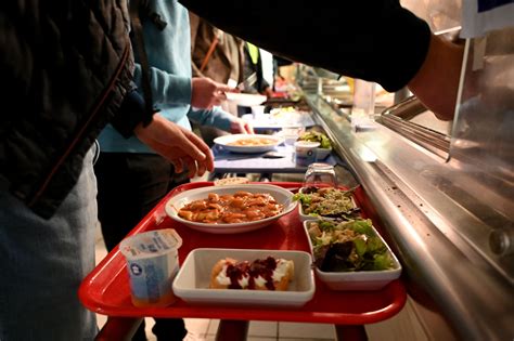 Rentrée le prix des cantines dans les lycées n augmentera pas pour le