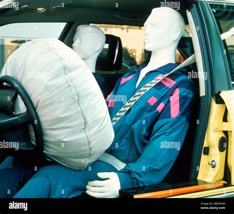 Crash test airbag hi-res stock photography and images - Alamy