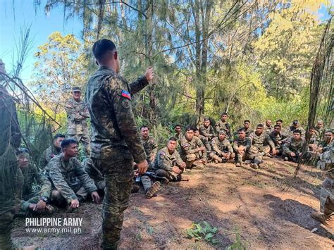 Philippine Army Troops Get A Morale Boosting Visit By The Us Army