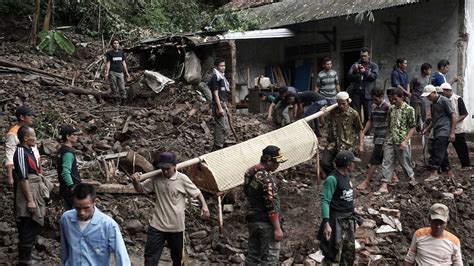 Death Toll From Indonesia Floods Landslides Rises To 47 Disaster