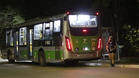 Direito De Descer Fora Do Ponto De Nibus Ajuda Mulheres Em Sp Mas Nem