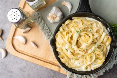 Macarrão Ao Molho Alfredo Aprenda Receita Para Uma Refeição Italiana