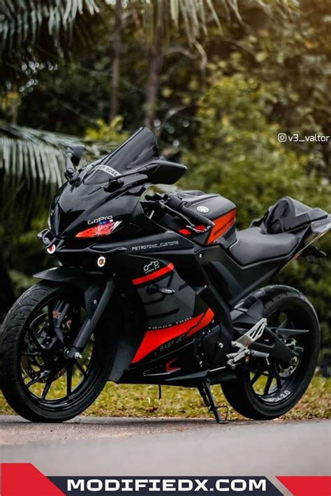 Yamaha R15 Black And Red