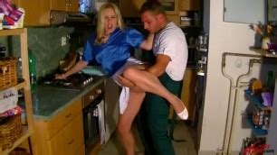 Hd Porn Leony April Fix The Washer Then Get Your Piss Fix Lemseemit