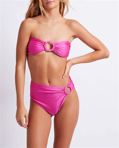 9 Hot Sexy Bo Liston Bikini Pics