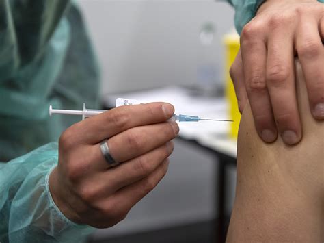 La Suisse Compte Nouveaux Cas De Coronavirus En Heures Rjb