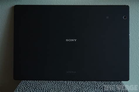 Sony Xperia Z4 Tablet Review The New Netbook The Verge Tablette