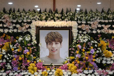 Estrellas del K-pop se reúnen en funeral de Kim Jong-Hyun