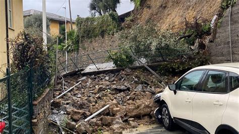 Pieve Ligure Frana Sulla Strada Per Pieve Alta