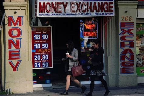 MERCADOS A LATINA Monedas Operan A La Baja Bolsas Reportan Comportamiento Dispar Infobae