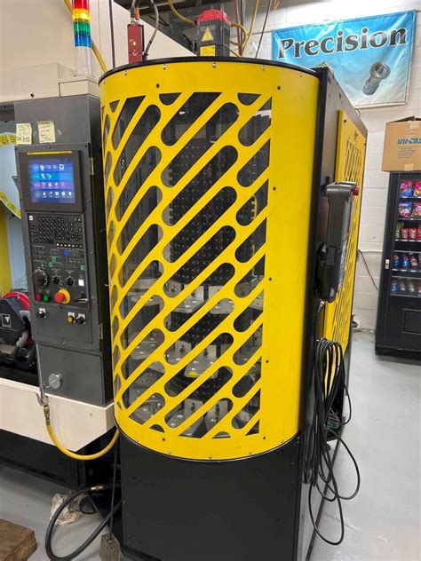 Fanuc Robodrill A D21MiB5 With Fanuc LR Mate 200iD Robot Loader For