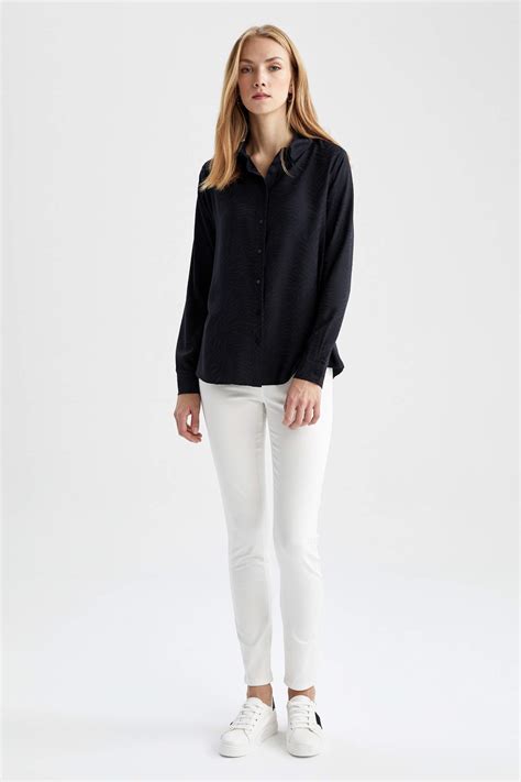 Black WOMAN Regular Fit Long Sleeve Shirt 2729053 DeFacto