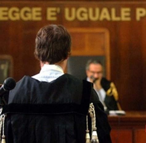 Accusa Il Marito Ma In Tribunale Ritratta Tutto