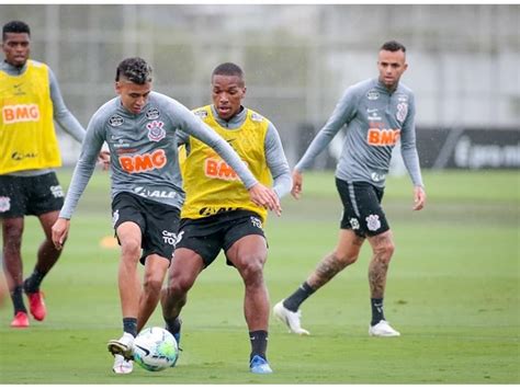 Corinthians Faz Trabalho T Tico Por Setores Em Treino De Olho No Gr Mio