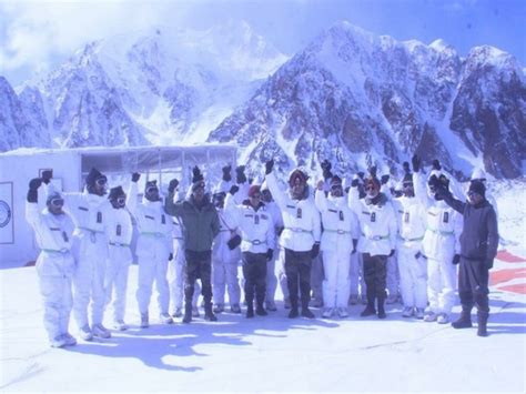 Northern Army Commander Visits Troops At Forward Posts In Siachen