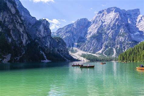 Lago Di Braies Beau Lac Dans Les Dolomites Image Stock Ditorial