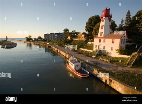 Kincardine Lighthouse at sunset, on Lake Huron, Kincardine, Ontario ...