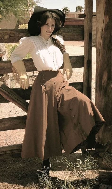 Pin By On Style Wild West Outfits Western Outfits Women