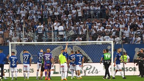 Gorące trybuny i trzecia wygrana z rzędu Lech Poznań wraca na dobre