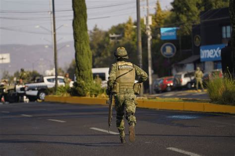 Se Enfrentan Polic As A Grupos Delictivos En Michoac N Dos Muertos