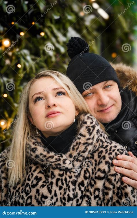 Love Romantic Couple Lovestory Man Hugging Woman Kissing Girl In