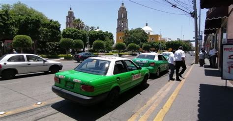 Entre Asaltos Y Homicidios Taxistas De Irapuato Cumplen Con Su Labor