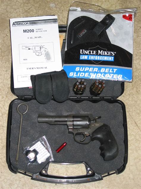 Armscor M200 38spl 4 Revolver Extras 38 Special 17138001