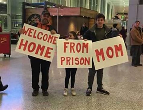 48 Funny Airport Signs That Went Above And Beyond "Welcome Back!"