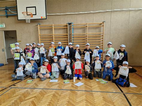 Fußballtag passend zum Start der EM Grundschule Stadtmitte in Neu Ulm