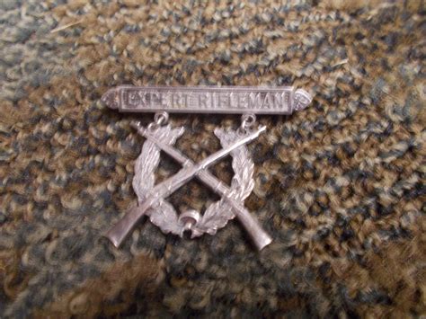 Original Wwii Usmc Expert Rifleman Badge Pinback Crossed Rifles And Wreath Ww2 1841135805