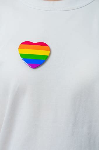 Concepto Del Mes Del Orgullo Lgbt O Lgbtq O Lgbtqia Con Forma De Corazón De Arco Iris Para