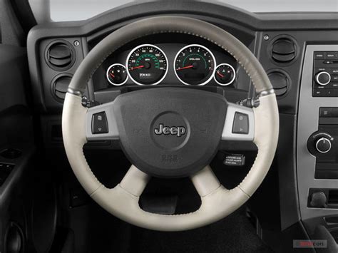 2008 Jeep Commander: 11 Interior Photos | U.S. News